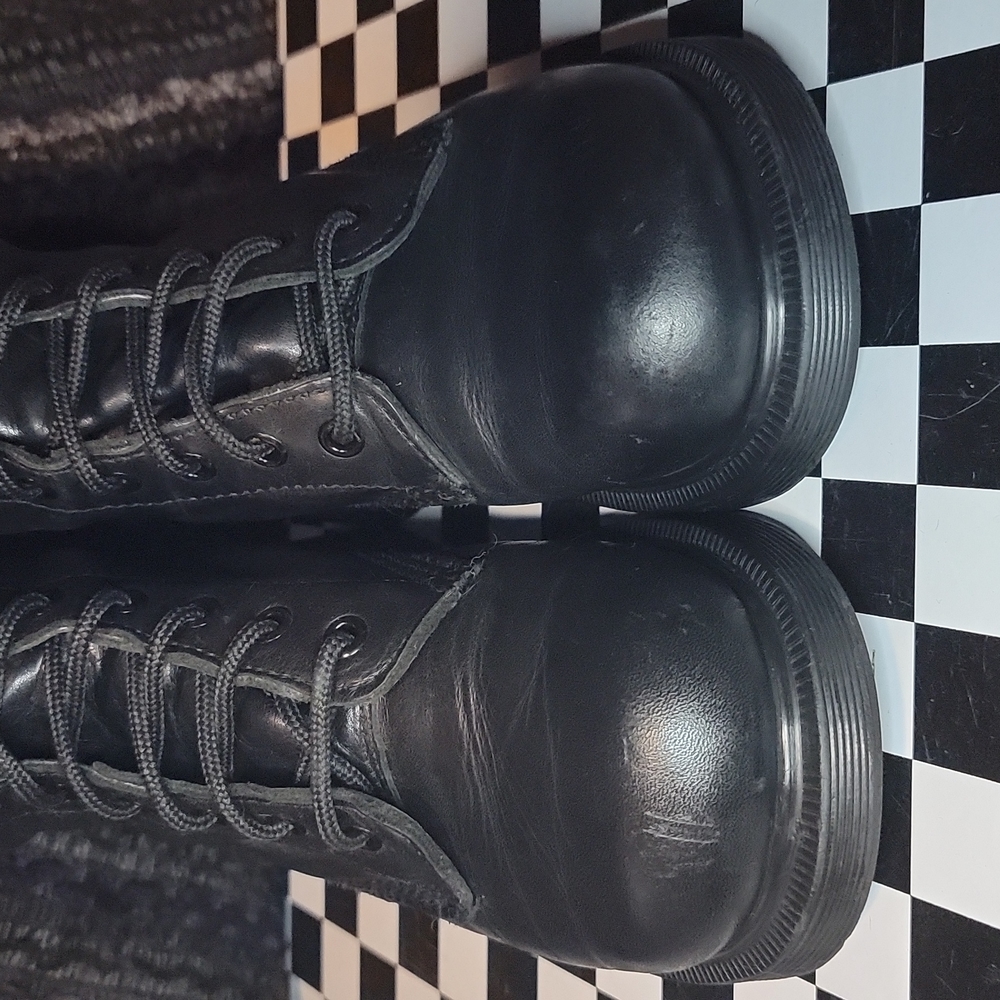 *SOLD* Made in England Dr. Martens Boots - Picture 8 of 12